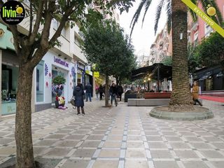 Local comercial en venta en Avda de Madrid - Pº de la Estación en Jaén