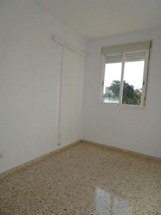 Piso en alquiler en Colores - Entreparques en Sevilla