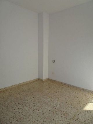 Piso en alquiler en Colores - Entreparques en Sevilla