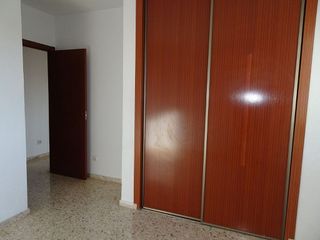 Piso en alquiler en Colores - Entreparques en Sevilla