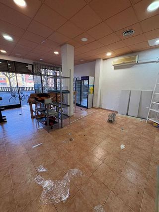 Local comercial en alquiler en Eixample Nord – La Devesa en Girona