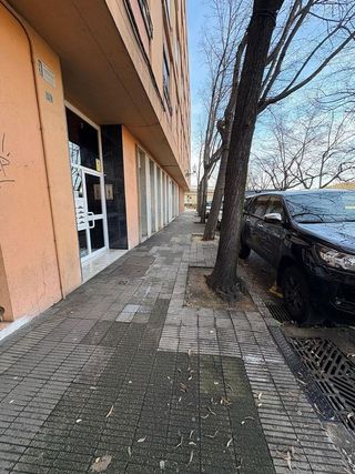 Local comercial en alquiler en Eixample Nord – La Devesa en Girona