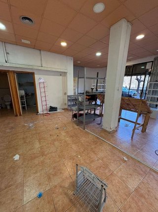 Local comercial en alquiler en Eixample Nord – La Devesa en Girona