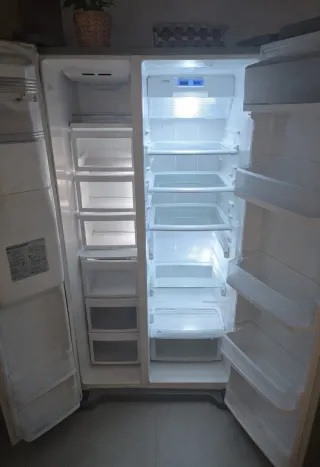 Frigorífico LG Combi Americano. Venta por mudanza.