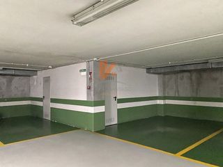 Garaje en venta en Ensanche - Sar en Santiago de Compostela