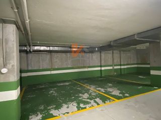 Garaje en venta en Ensanche - Sar en Santiago de Compostela