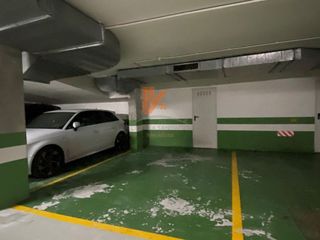 Garaje en venta en Ensanche - Sar en Santiago de Compostela