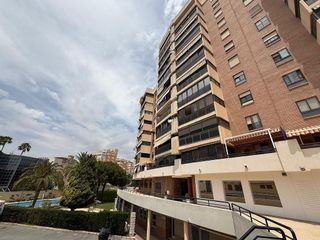 Piso en venta en Vistahermosa en Alicante
