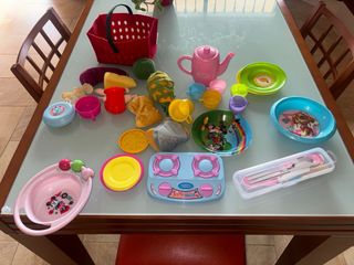 Cocinita de madera infantil Ikea + menaje
