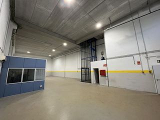 Nave industrial en alquiler en Port en Badalona