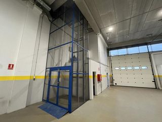 Nave industrial en alquiler en Port en Badalona