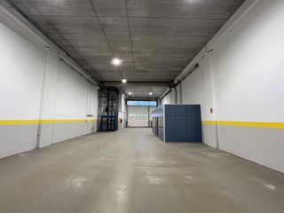 Nave industrial en alquiler en Port en Badalona