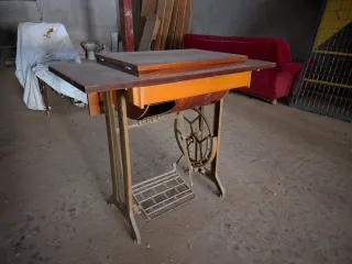 Mueble Máquina Coser Antigua Alpha