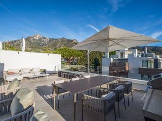 Chalet en alquiler en Nagüeles Alto en Marbella