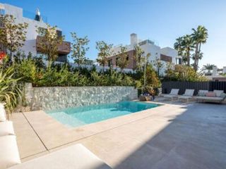 Chalet en alquiler en Nagüeles Alto en Marbella