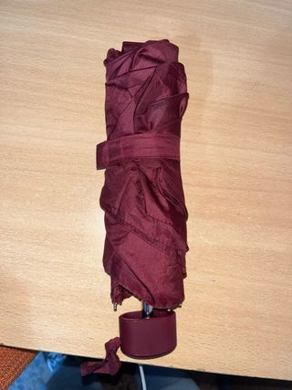 Paraguas plegable rojo