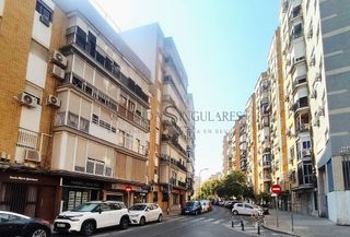 Local comercial en venta en Cruz Roja en Sevilla