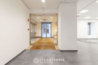 Oficina en alquiler en Puerto Chico en Santander