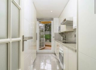 Piso en alquiler en Nueva Andalucía centro en Marbella