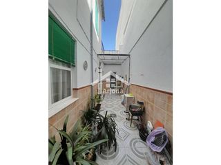 Casa en venta en Lucena