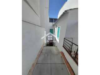 Casa en venta en Lucena