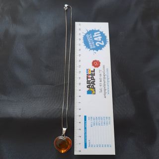 Collar Corazón Ámbar con Mosquito en Plata cadena