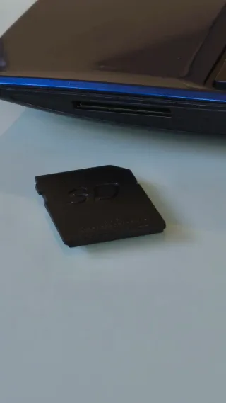 ASUS Eee PC HD 200Mb 2GB RAM Intel Atom