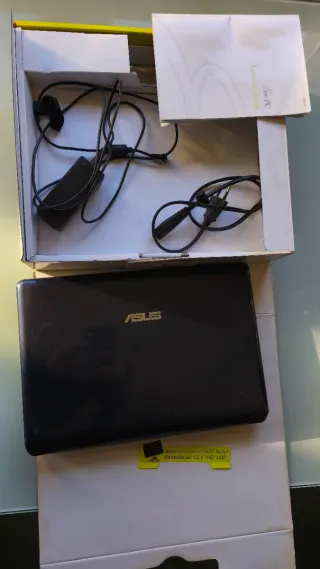 ASUS Eee PC HD 200Mb 2GB RAM Intel Atom