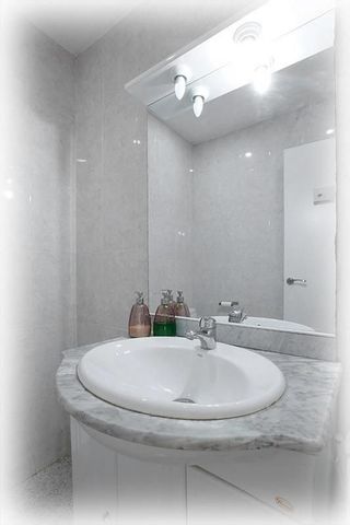 Local comercial en venta en Les Planes en Hospitalet de Llobregat, L´