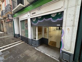 Local comercial en alquiler en Casco Antiguo en Pamplona