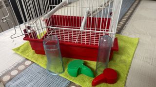 Jaula para pájaros de metal