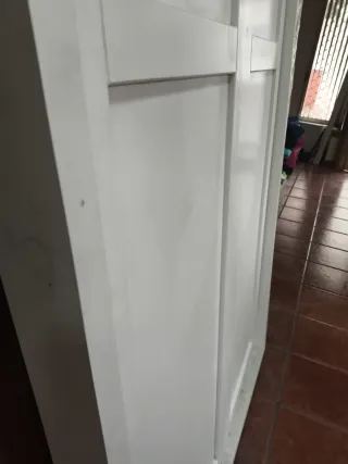 Puertas y Marco Armario Empotrado En Blanco roto.