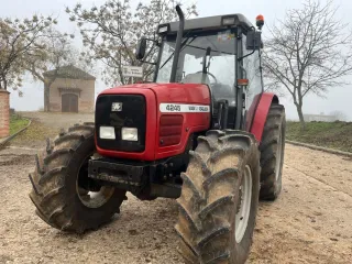 Tractor Massey Ferguson 4245