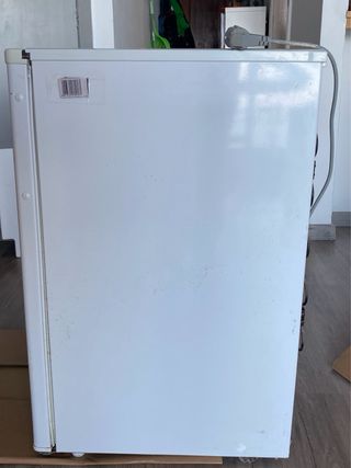Nevera pequeña Candy A+