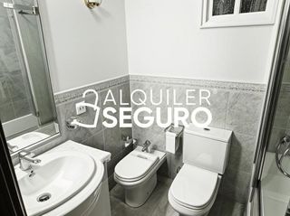 Piso en alquiler en La Buhaira en Sevilla