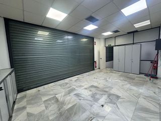 Local comercial en venta en El Juncal - Av. de la Paz en Sevilla
