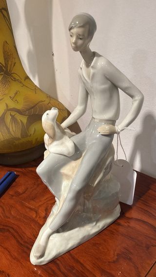 FIGURA NAO NIÑO CON PERRO