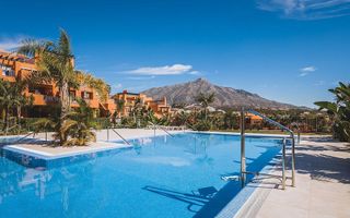 Piso en venta en Los Naranjos - Las Brisas en Marbella