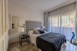 Piso en venta en Los Naranjos - Las Brisas en Marbella