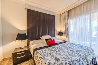 Piso en venta en Los Naranjos - Las Brisas en Marbella