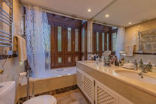 Piso en venta en Los Naranjos - Las Brisas en Marbella