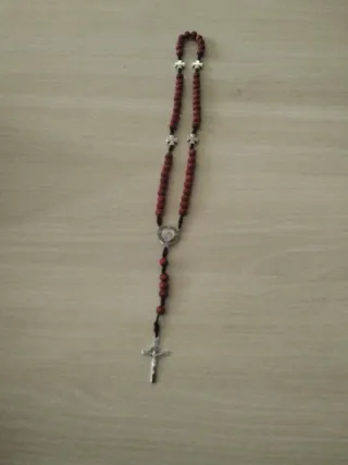 Rosario artesanal de madera