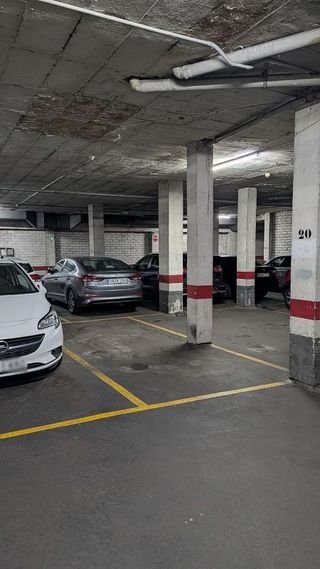 Garaje en alquiler en El Bon Pastor en Barcelona