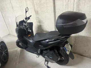 Scooter QJ Motor Negra