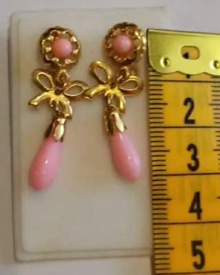 Pendientes flamenca dorados con perla rosa