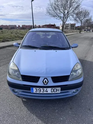 Renault Clio 2004