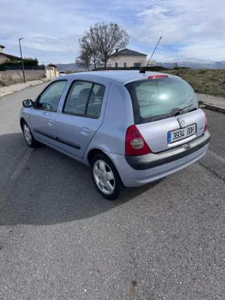 Renault Clio 2004
