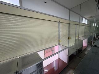 Local comercial en venta en Poligono Sur - La Oliva - Letanías en Sevilla