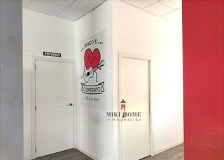 Local comercial en venta en Barbastro