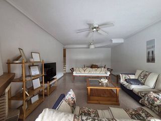 Casa adosada en alquiler en Cabo de las Huertas en Alicante